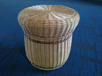 Storage basket rounded